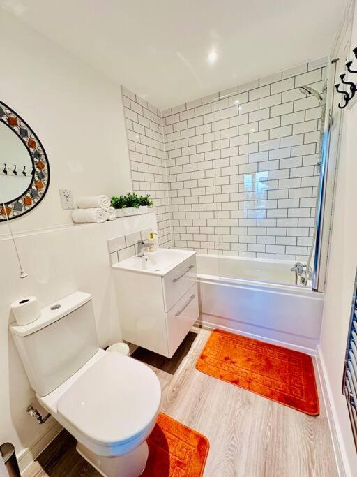 Central Derby Urban 2 Bedroom Flat - An Oasis Of Elegance! Free Parking And Wifi Suitable For Families And Professionals المظهر الخارجي الصورة